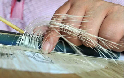 中華第一扇 龔扇的美學與縫紉日用品批發(fā)市場探析